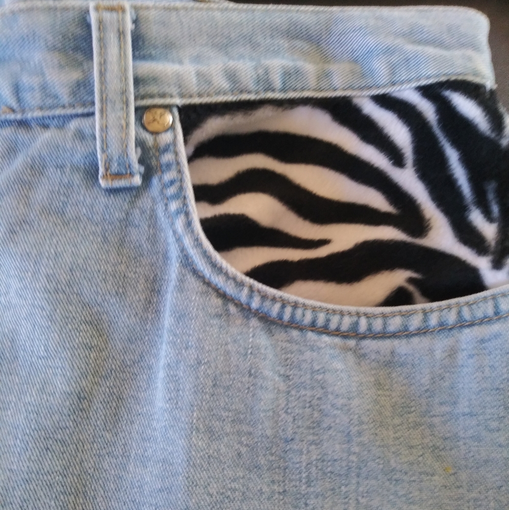 Xhilaration zebra crop straight leg Jean pants